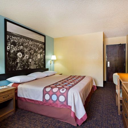Отель Super 8 By Wyndham Lexington Park/California Area Экстерьер фото