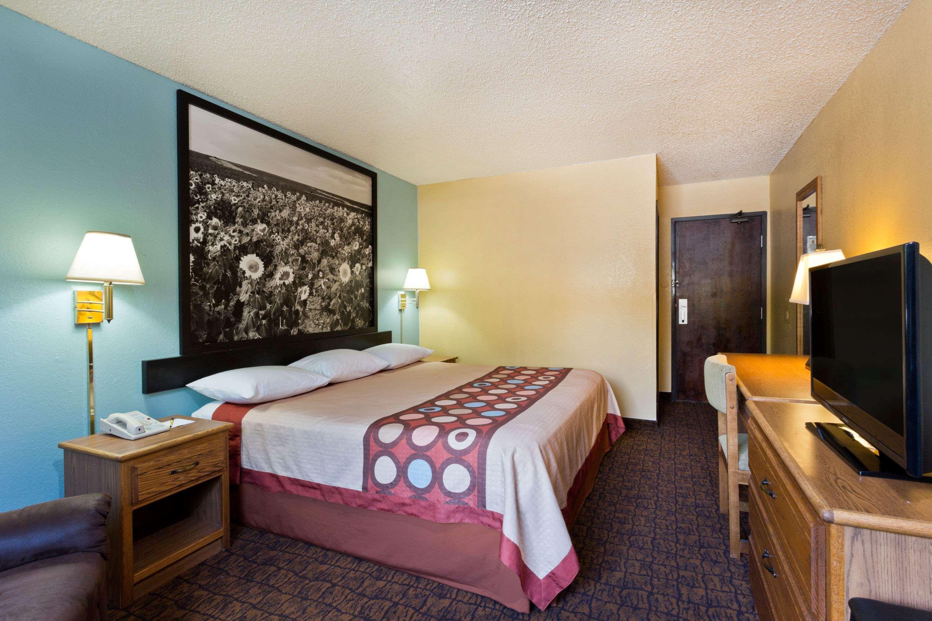 Отель Super 8 By Wyndham Lexington Park/California Area Экстерьер фото