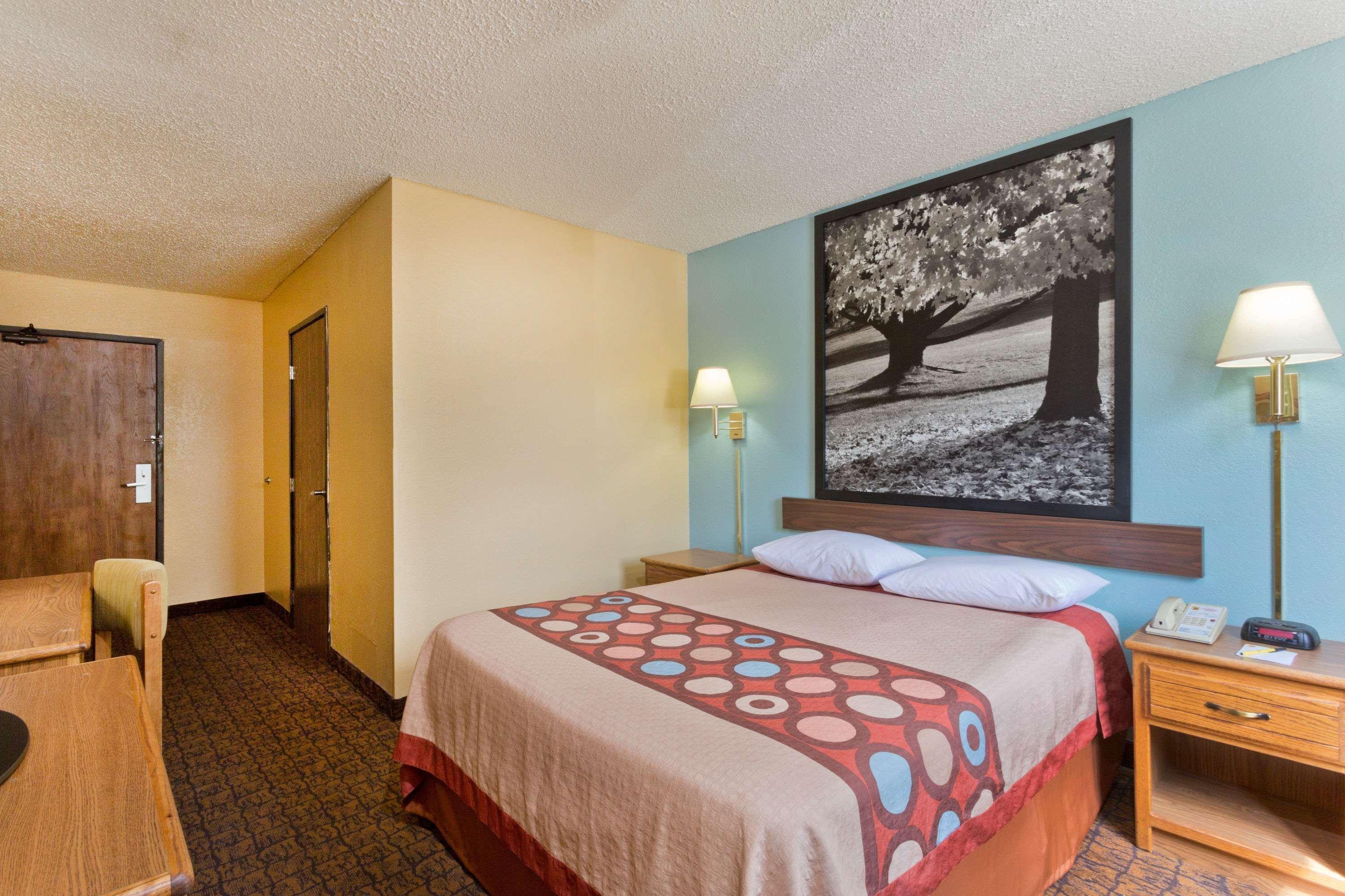 Отель Super 8 By Wyndham Lexington Park/California Area Экстерьер фото