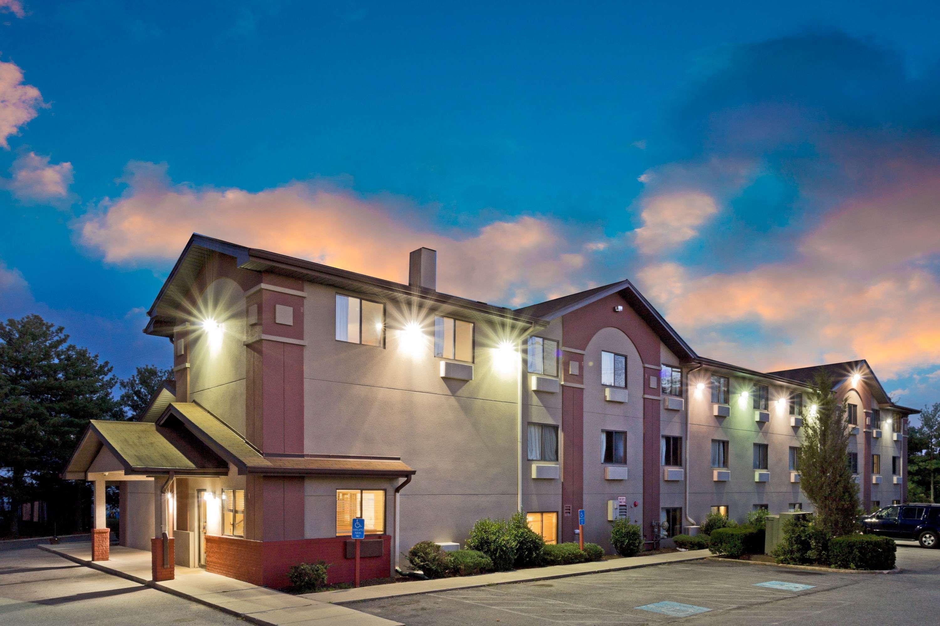Отель Super 8 By Wyndham Lexington Park/California Area Экстерьер фото