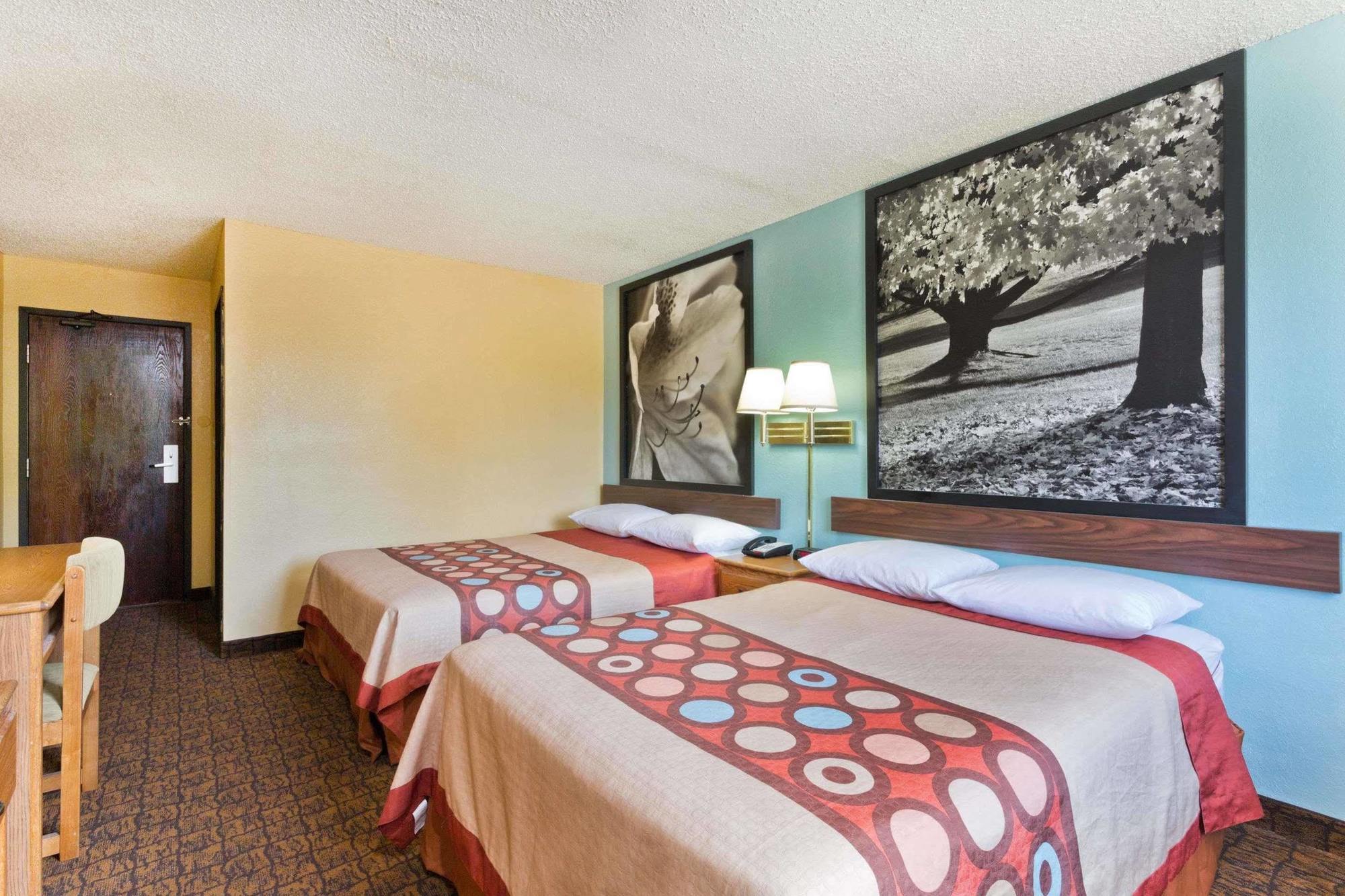 Отель Super 8 By Wyndham Lexington Park/California Area Экстерьер фото